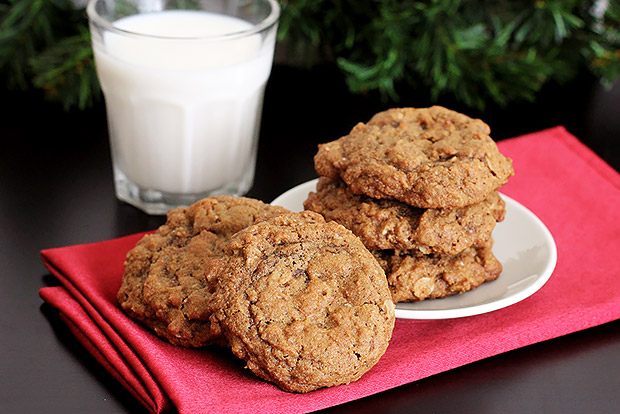 Spiced Molasses Oatmeal Cookies Recipe