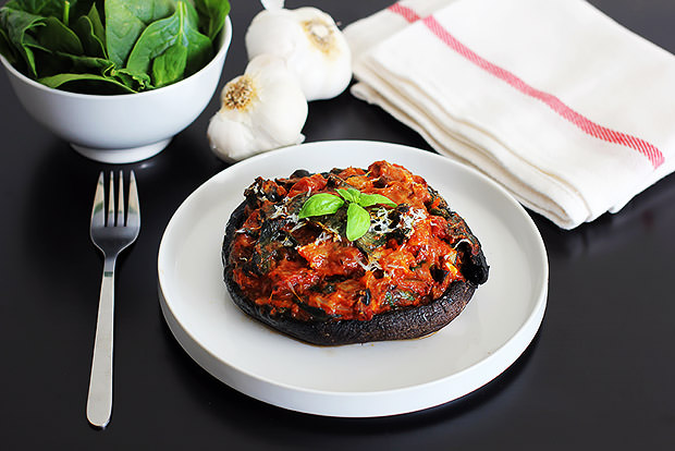 Spinach and Marinara Stuffed Portabella Mushrooms Recipe | MyFoodDiary